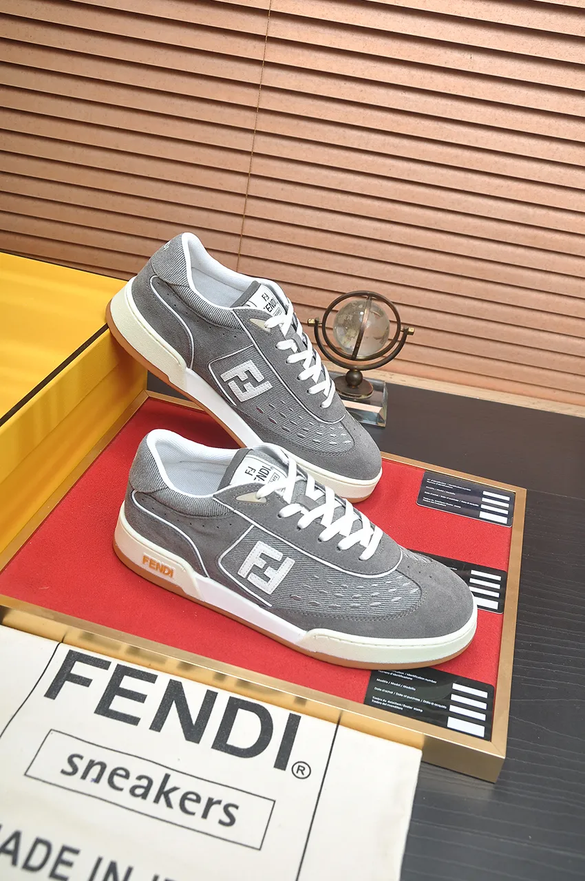 Men's shoes 💰600💶 [Fendi] The latest couple model 🔥 Many 💑 stars have the same style. FD match is a one-to-one replica of the original version. The first fendi match created by designer Kim Jones and Trainer basketball sneakers by Donkey. Material: Original silk leather. Lining: breathable mesh. Packaging: Original 1:1 matching high-end packaging. Size: Female 35-40 Male 38-44 (45 46. Custom-made (no return or exchange)